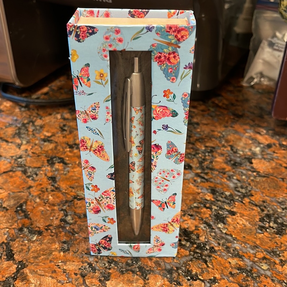 Lovely butterfly 🦋 pen new in box